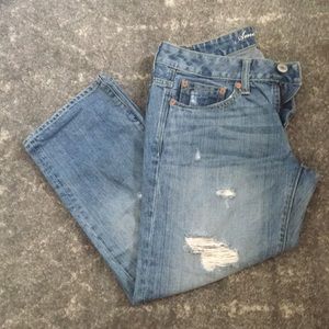 AMERICAN EAGLE Boy Fit Ripped Jean Capris